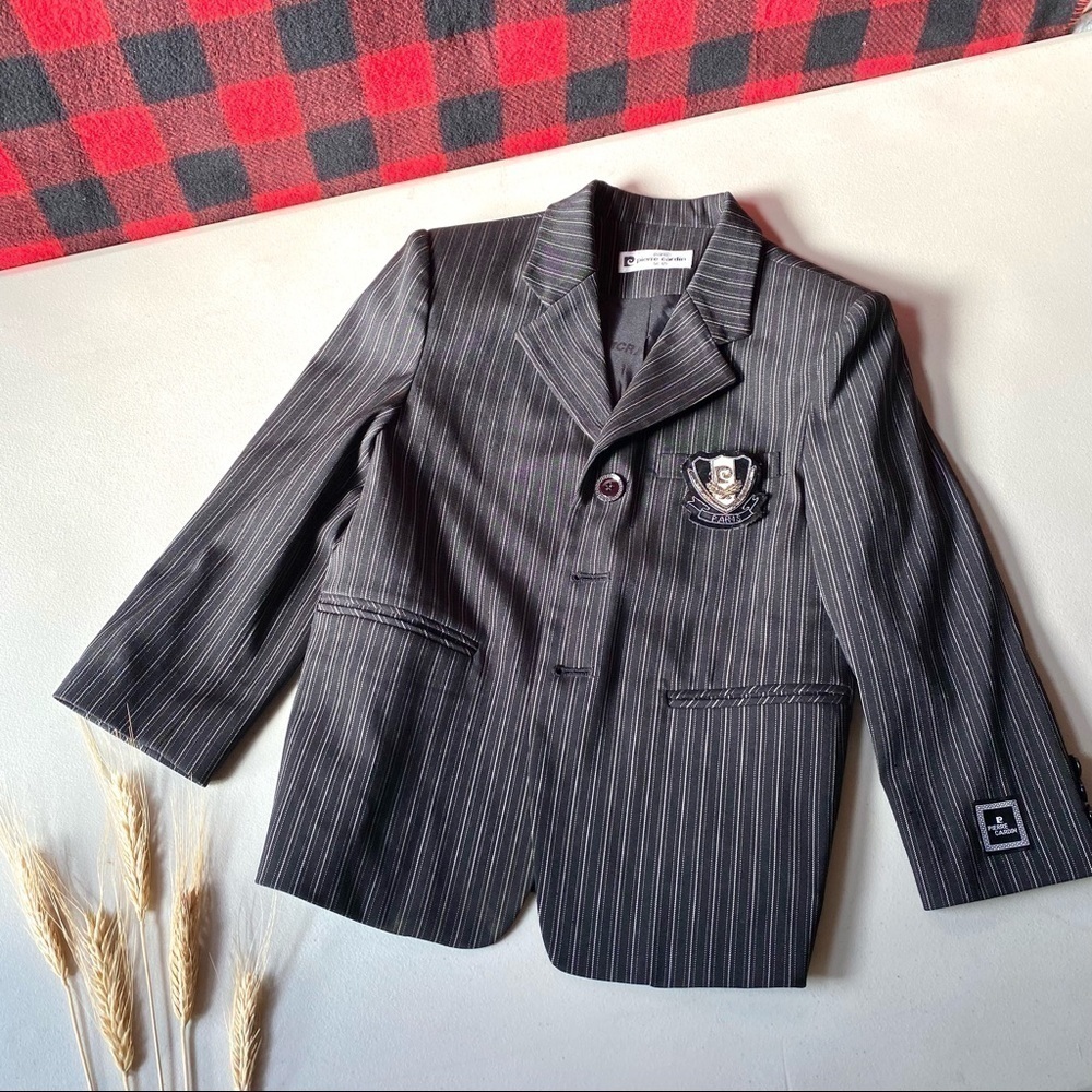 Pierre Cardin PARIS vintage luxury brand suit w varsity feel🖤✨